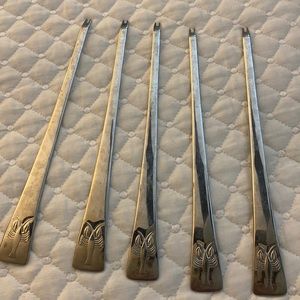 Set of 5 Eternum lobster forks preowned in very good condition ..18/10